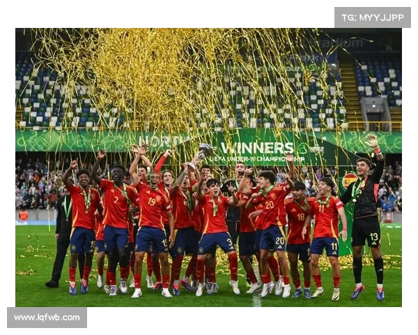 瓦拉内或转战意甲:科莫升班马有意签约,罗马也在追逐免签机会 瓦拉内或转战意甲:科莫升班马有意签约,罗马也在追逐免签机会